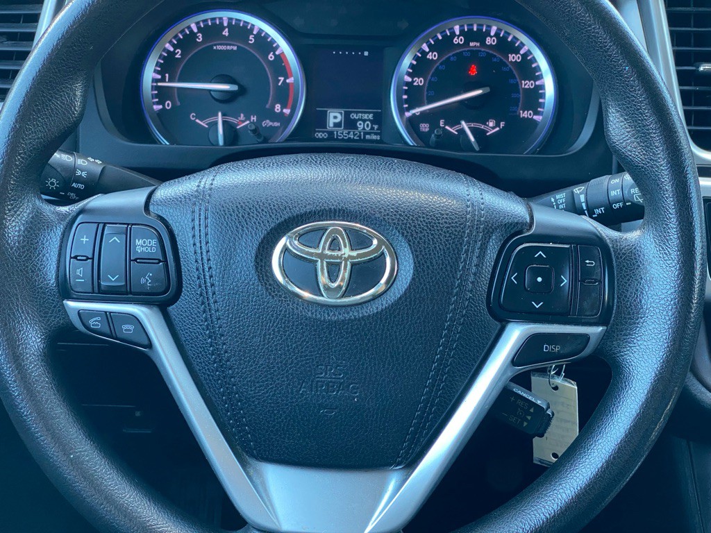 2016 Toyota Highlander Image 16