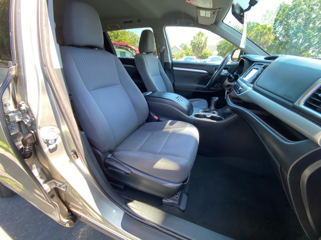 2016 Toyota Highlander Image 33