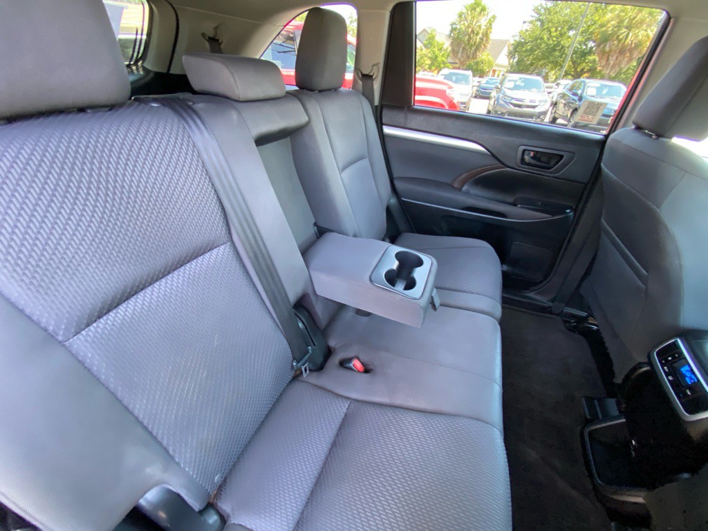 2016 Toyota Highlander Image 40