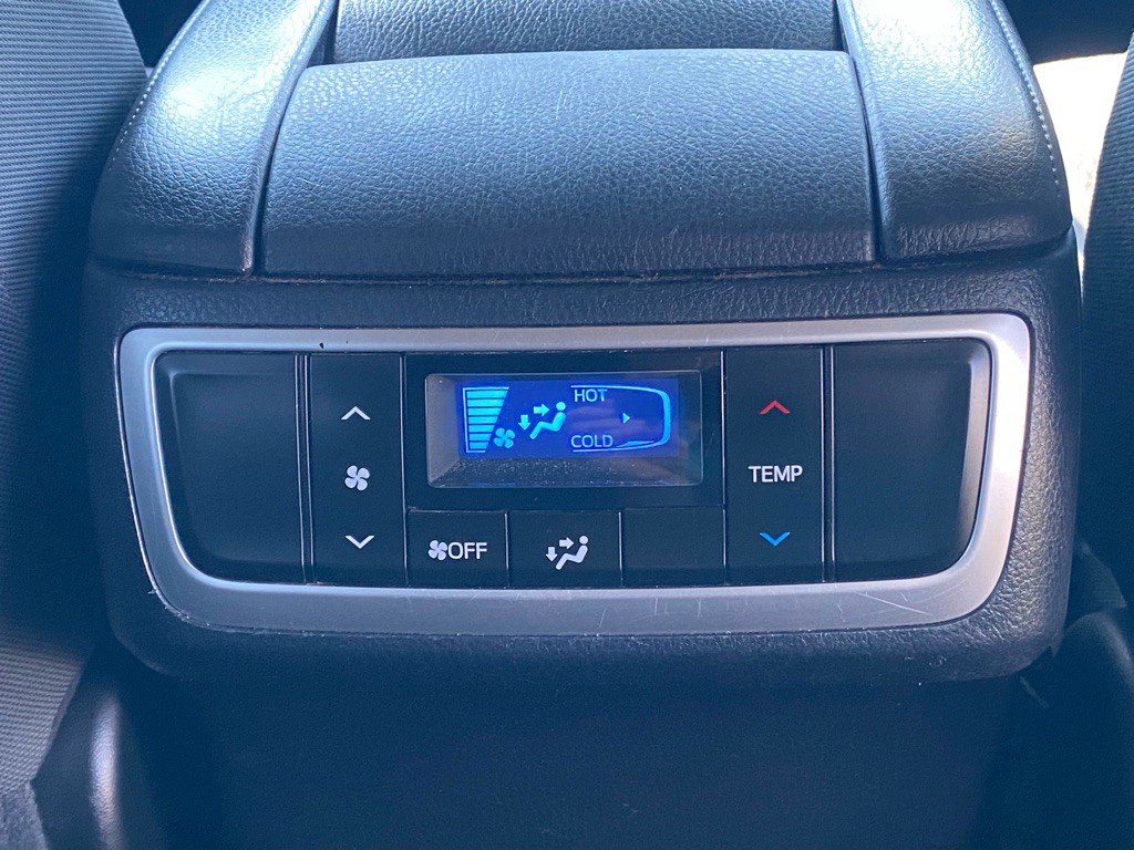 2016 Toyota Highlander Image 42