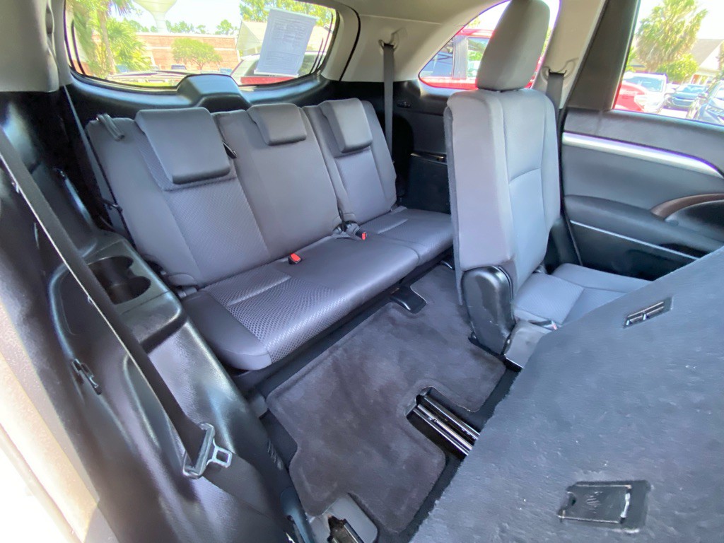 2016 Toyota Highlander Image 45