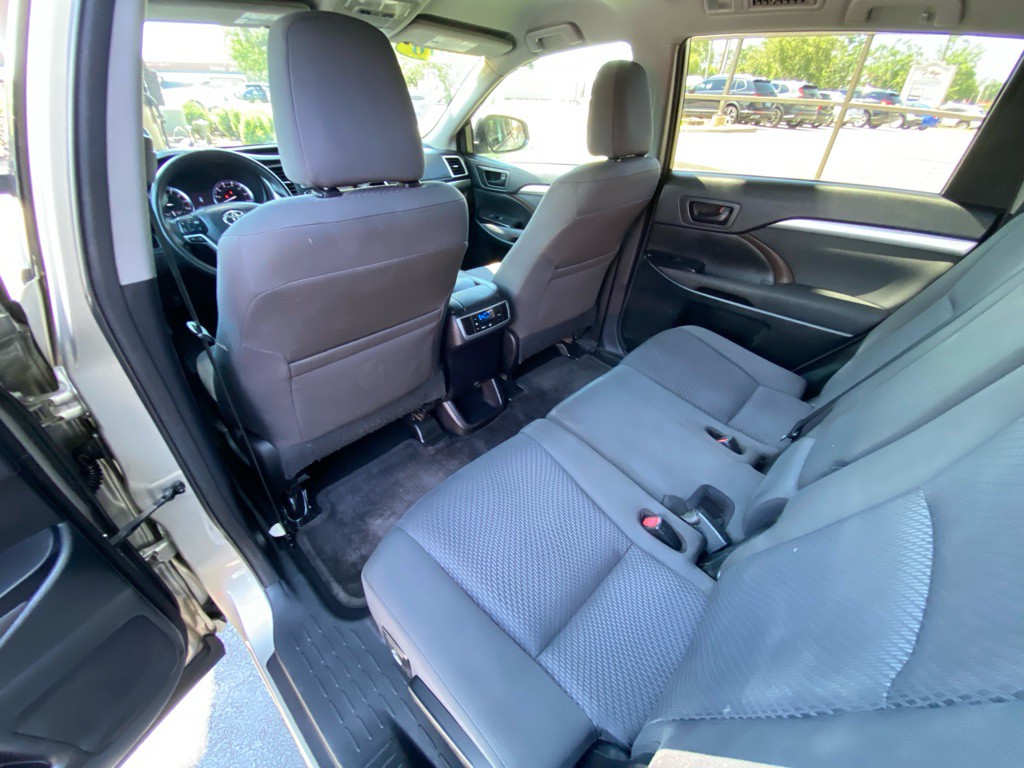 2016 Toyota Highlander Image 57