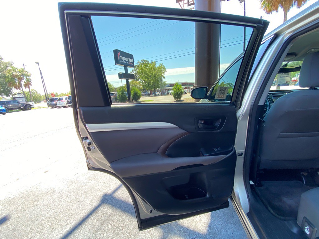 2016 Toyota Highlander Image 60