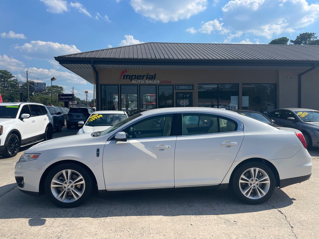 2011 Lincoln MKS Image 2