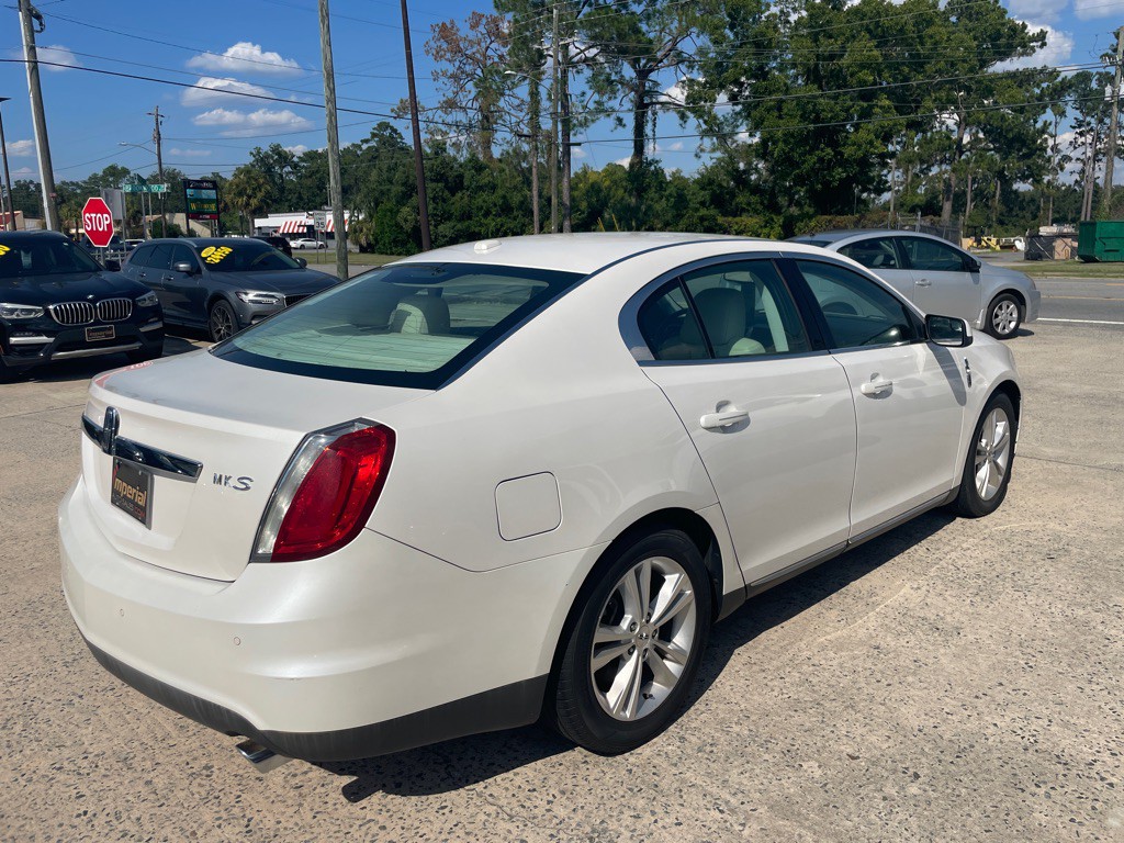 2011 Lincoln MKS Image 5