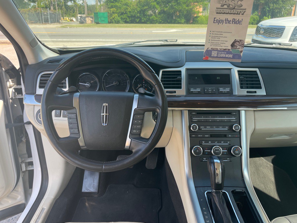 2011 Lincoln MKS Image 14