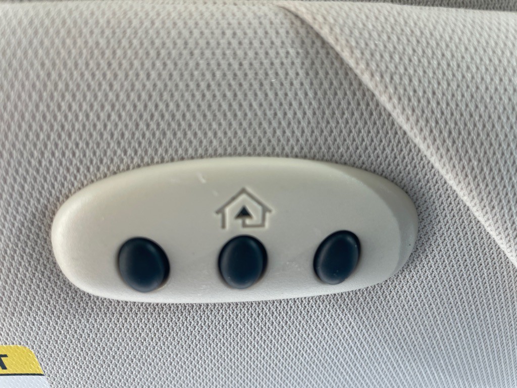 2011 Lincoln MKS Image 25