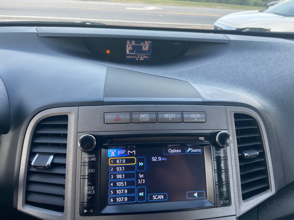2013 Toyota Venza Image 18