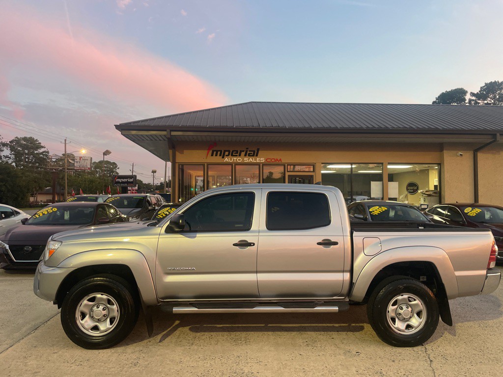 2015 Toyota Tacoma Image 2