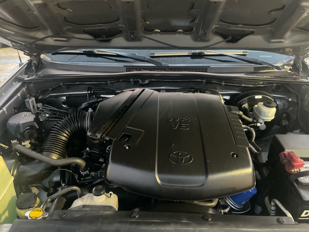 2015 Toyota Tacoma Image 12