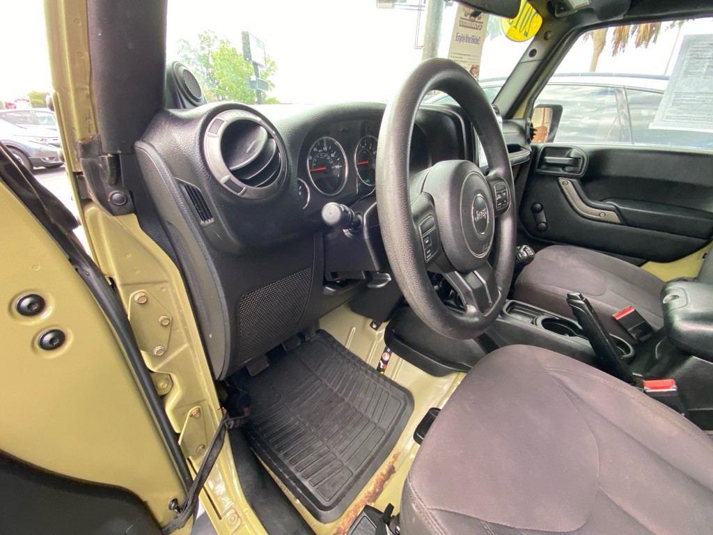 2013 Jeep Wrangler Image 12