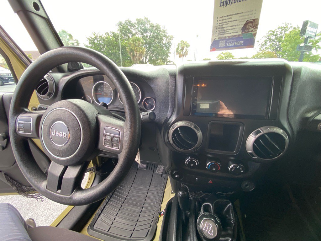 2013 Jeep Wrangler Image 15
