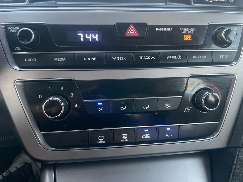 2016 Hyundai Sonata Image 18