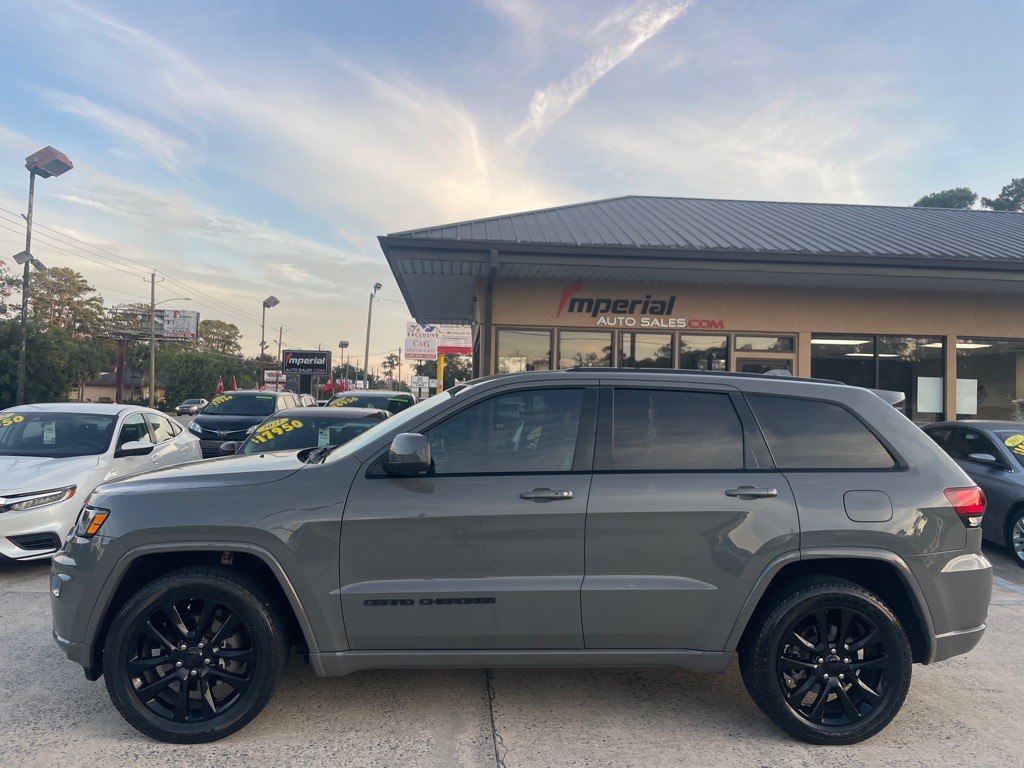 2020 Jeep Grand Cherokee Image 2