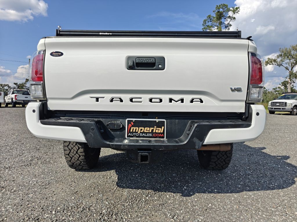 2020 Toyota Tacoma Image 8