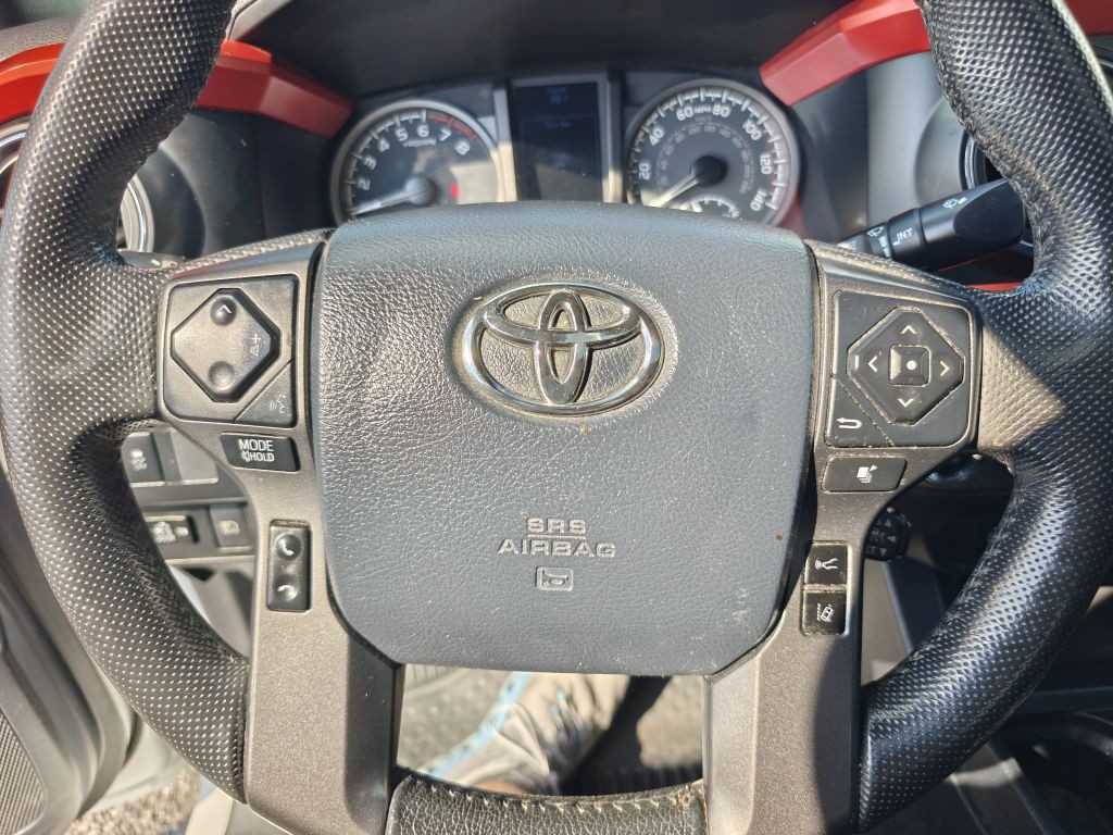 2020 Toyota Tacoma Image 32