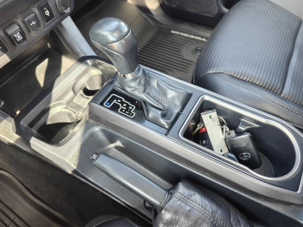 2020 Toyota Tacoma Image 36
