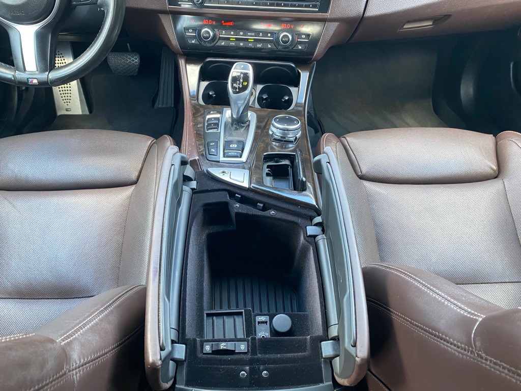 2016 BMW 5 Series Image 29