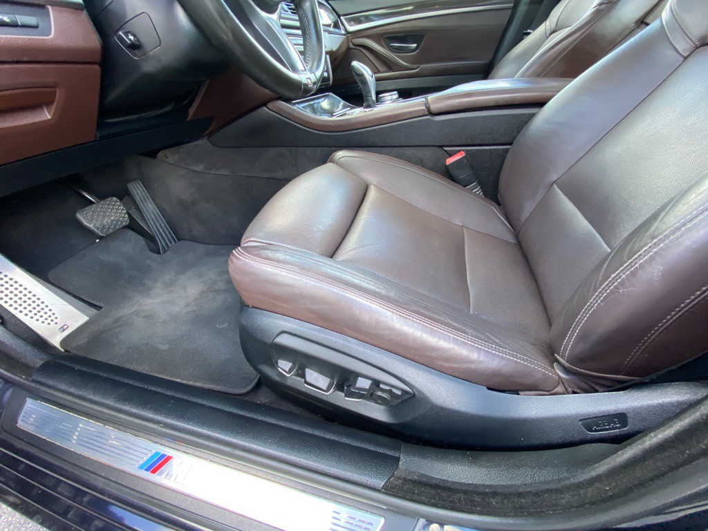 2016 BMW 5 Series Image 33