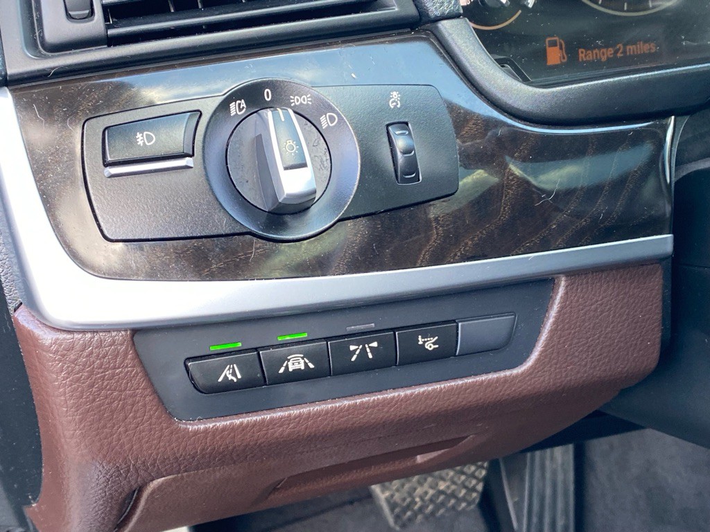 2016 BMW 5 Series Image 34