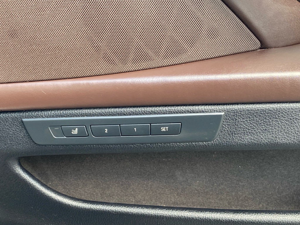 2016 BMW 5 Series Image 47
