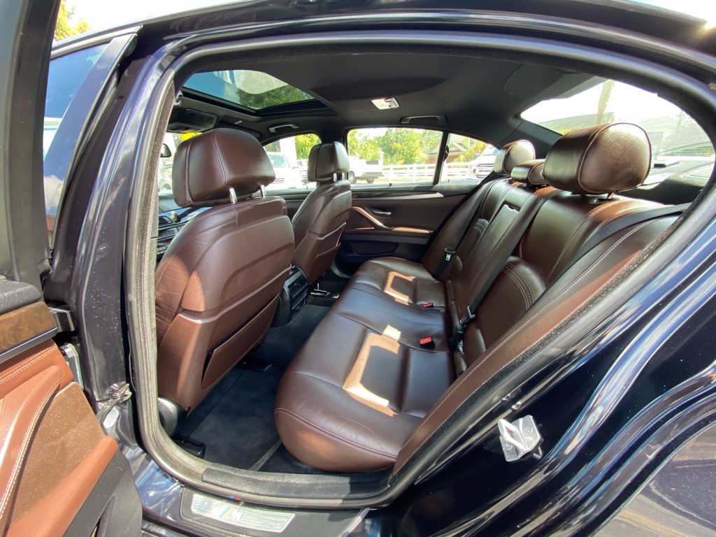 2016 BMW 5 Series Image 65