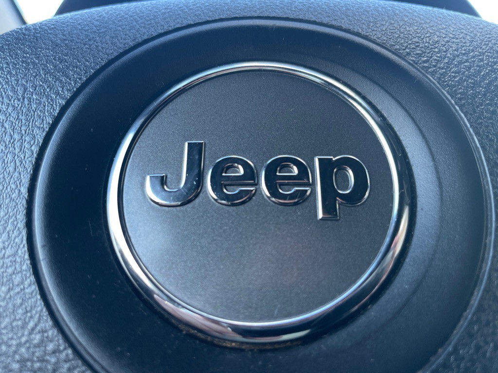 2015 Jeep Grand Cherokee Image 35