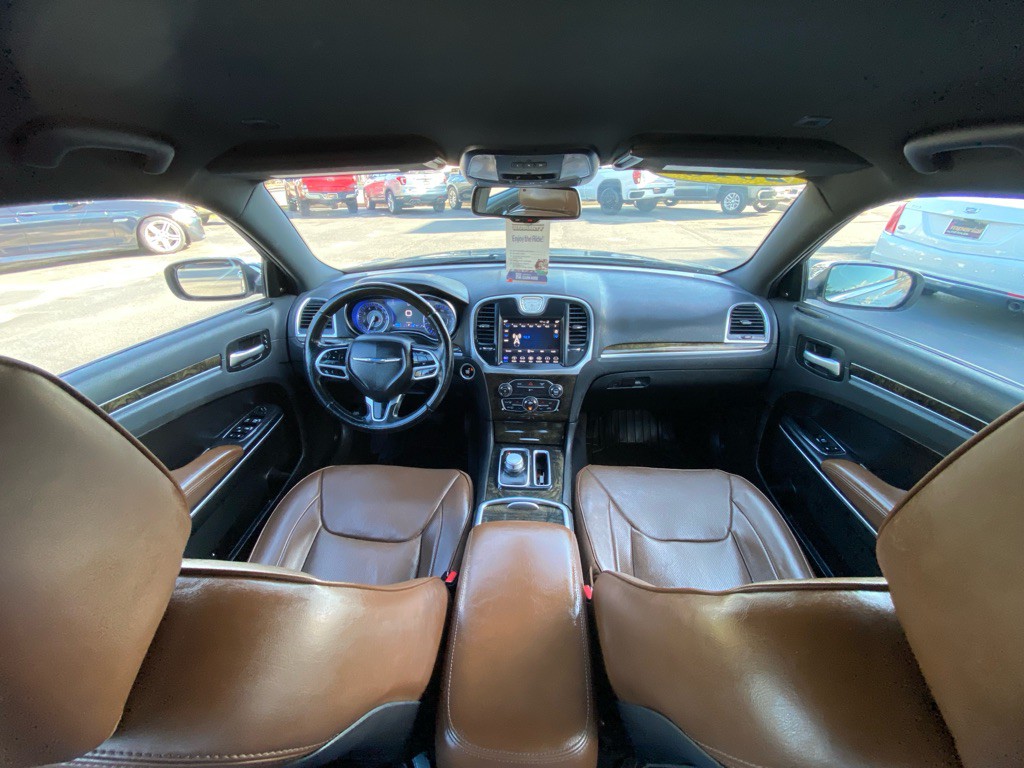 2018 Chrysler 300 Image 10
