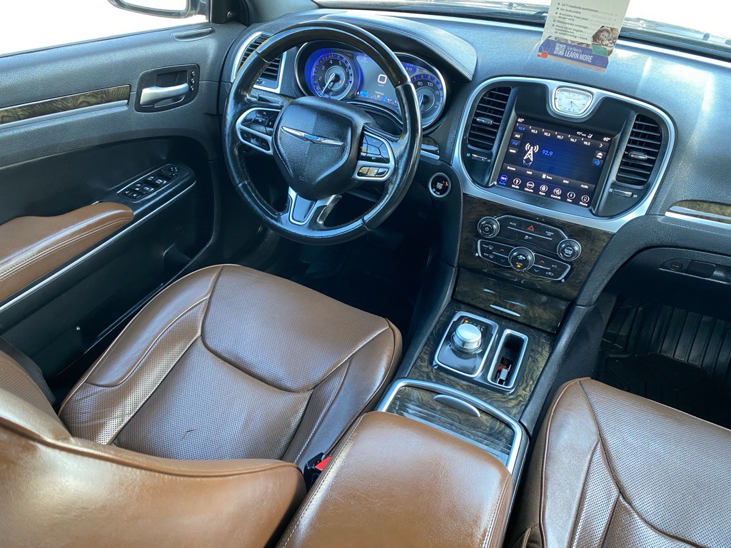 2018 Chrysler 300 Image 12