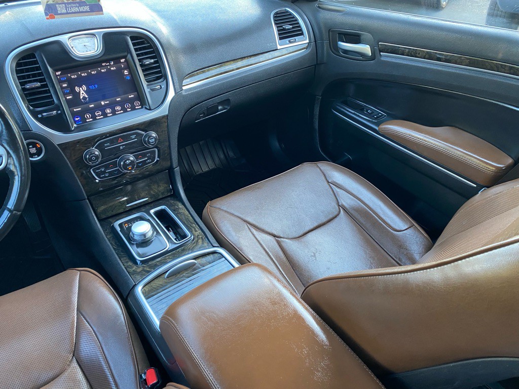 2018 Chrysler 300 Image 13