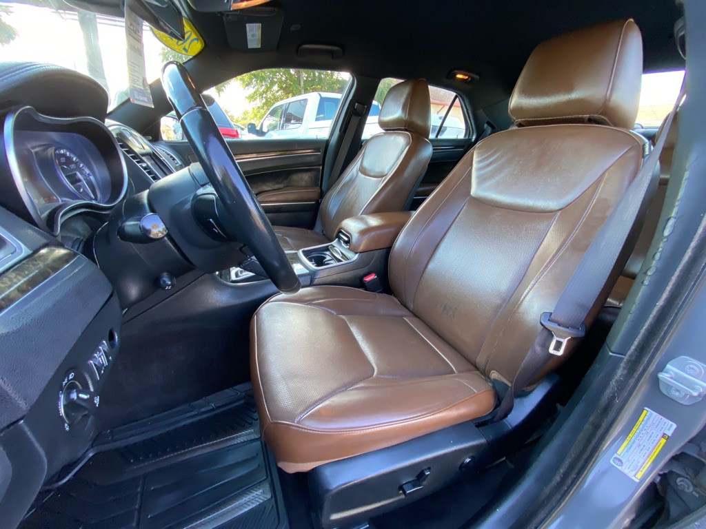 2018 Chrysler 300 Image 29