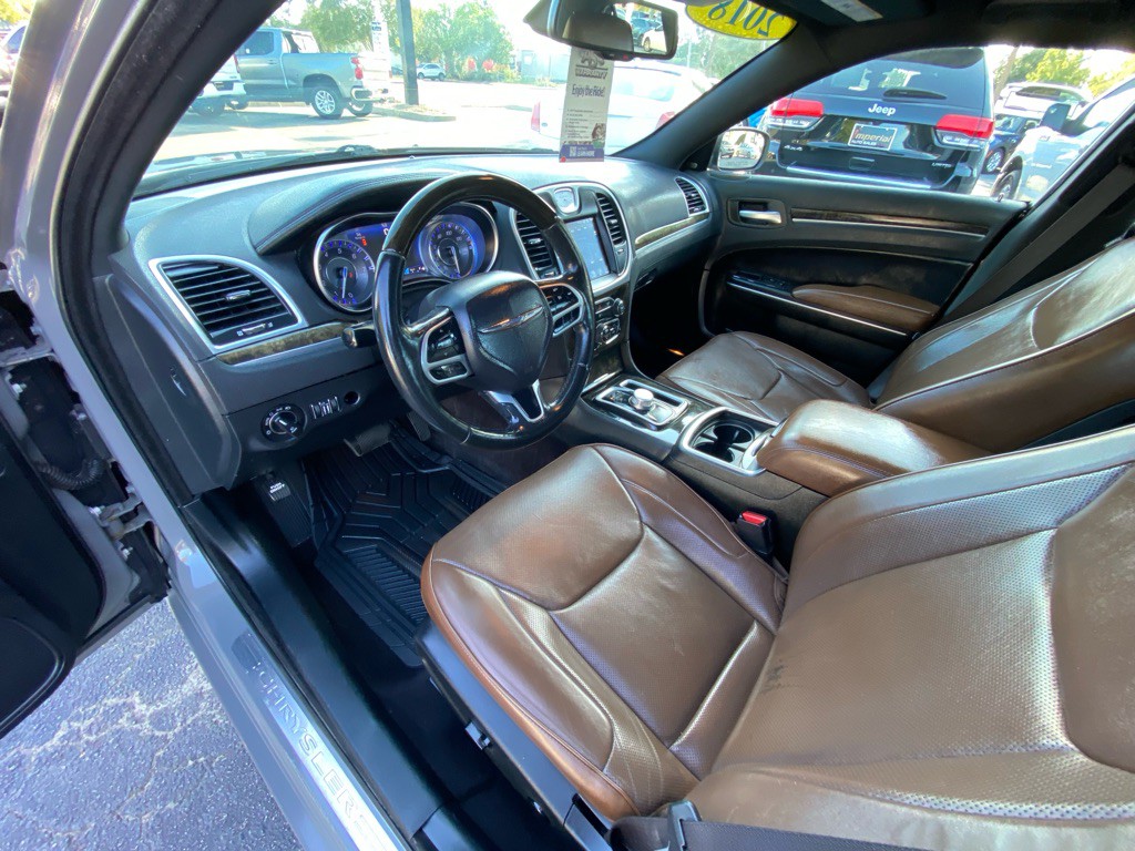2018 Chrysler 300 Image 30