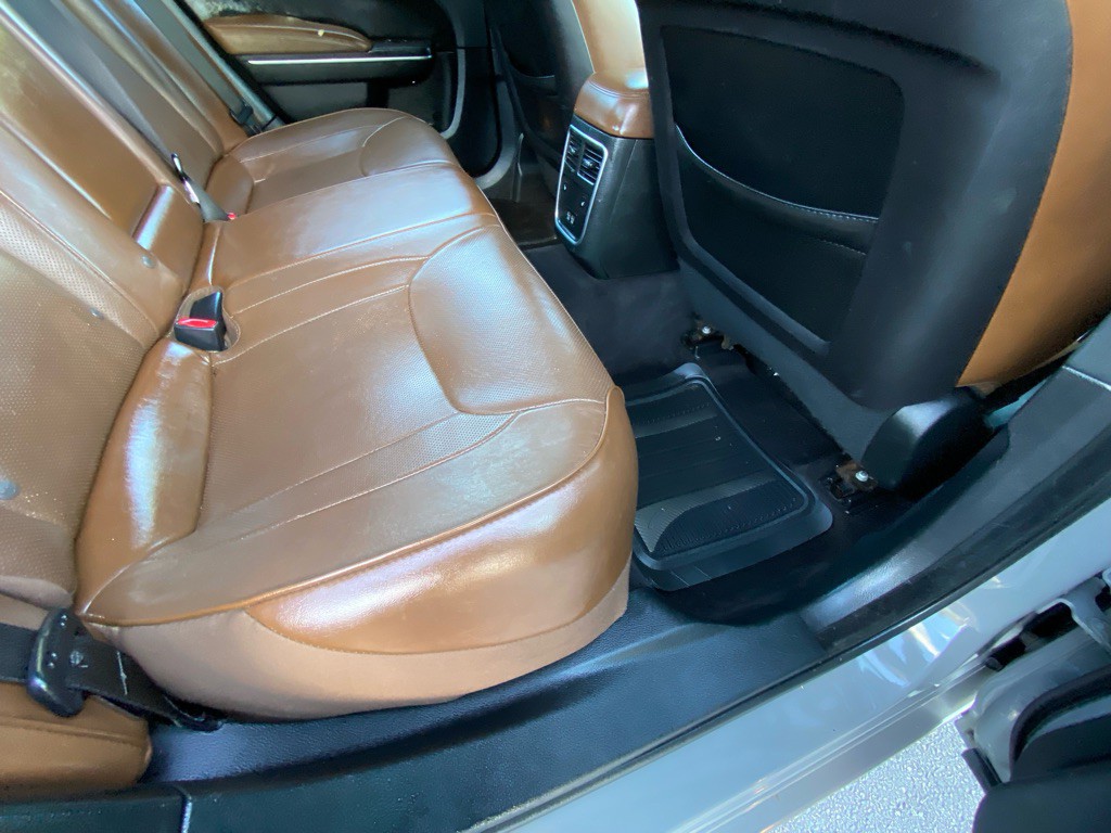 2018 Chrysler 300 Image 44