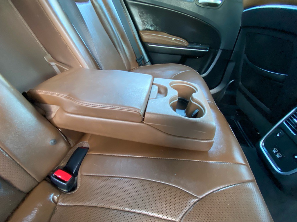 2018 Chrysler 300 Image 45