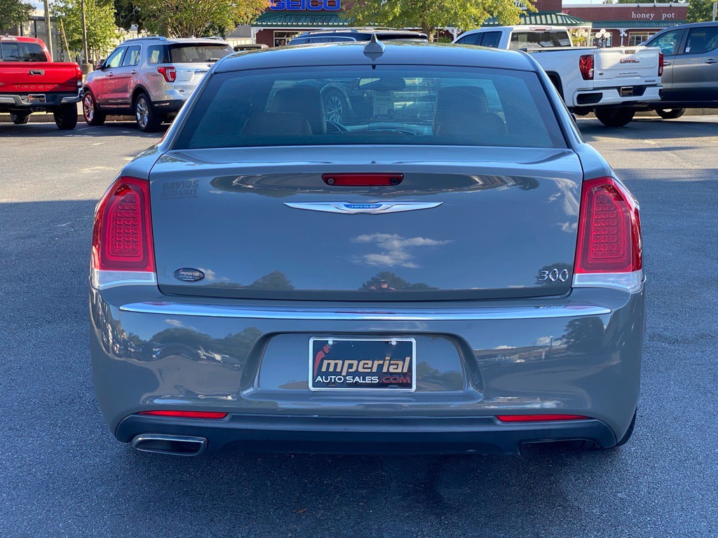 2018 Chrysler 300 Image 54