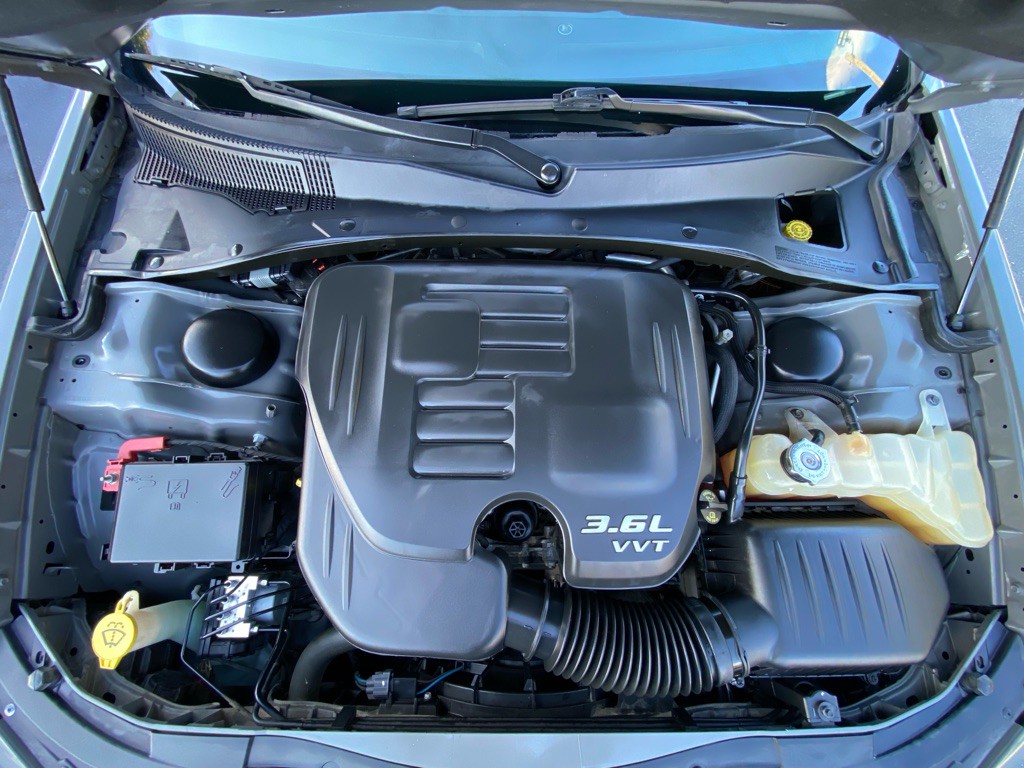 2018 Chrysler 300 Image 56