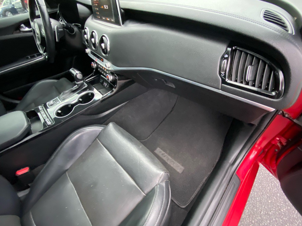2020 Kia Stinger Image 40