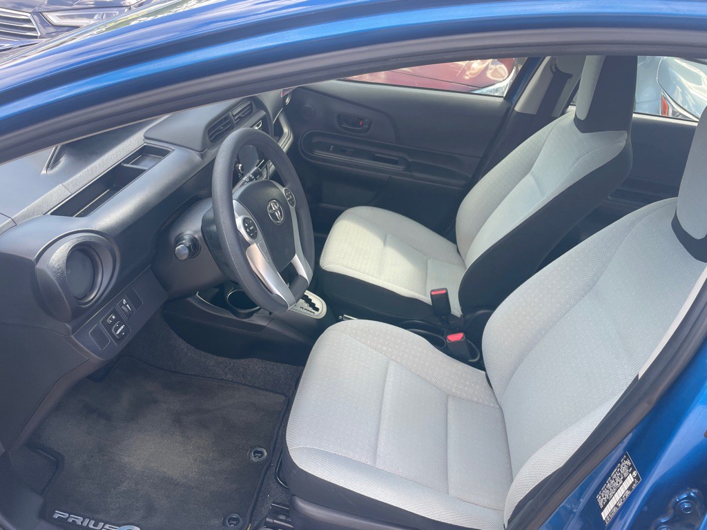 2015 Toyota Prius Image 9