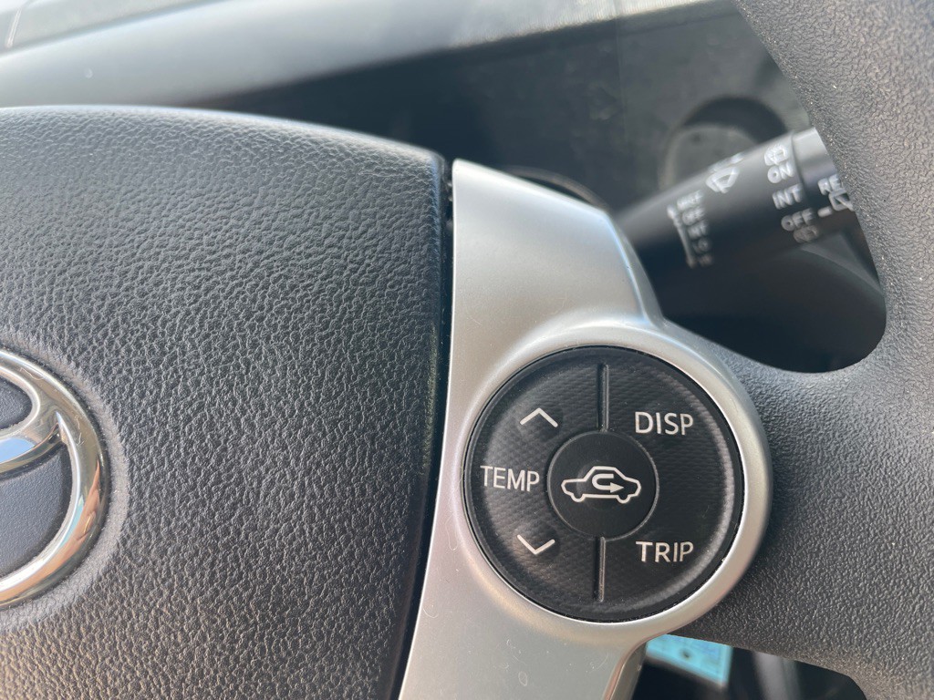 2015 Toyota Prius Image 16