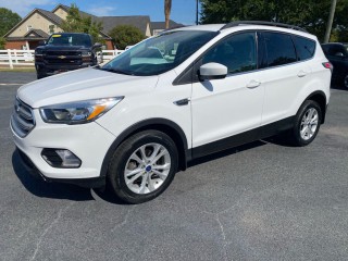 Image for 2017 Ford Escape SE ID: 6886145