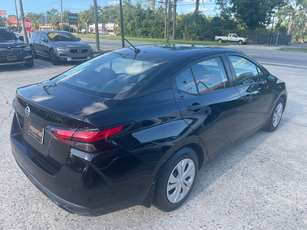 2020 Nissan Versa Image 5