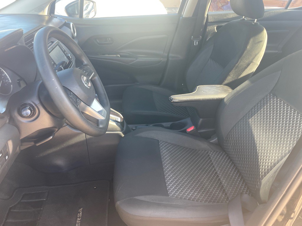 2020 Nissan Versa Image 11