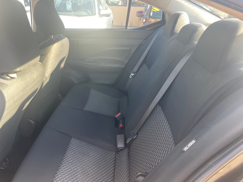 2020 Nissan Versa Image 12