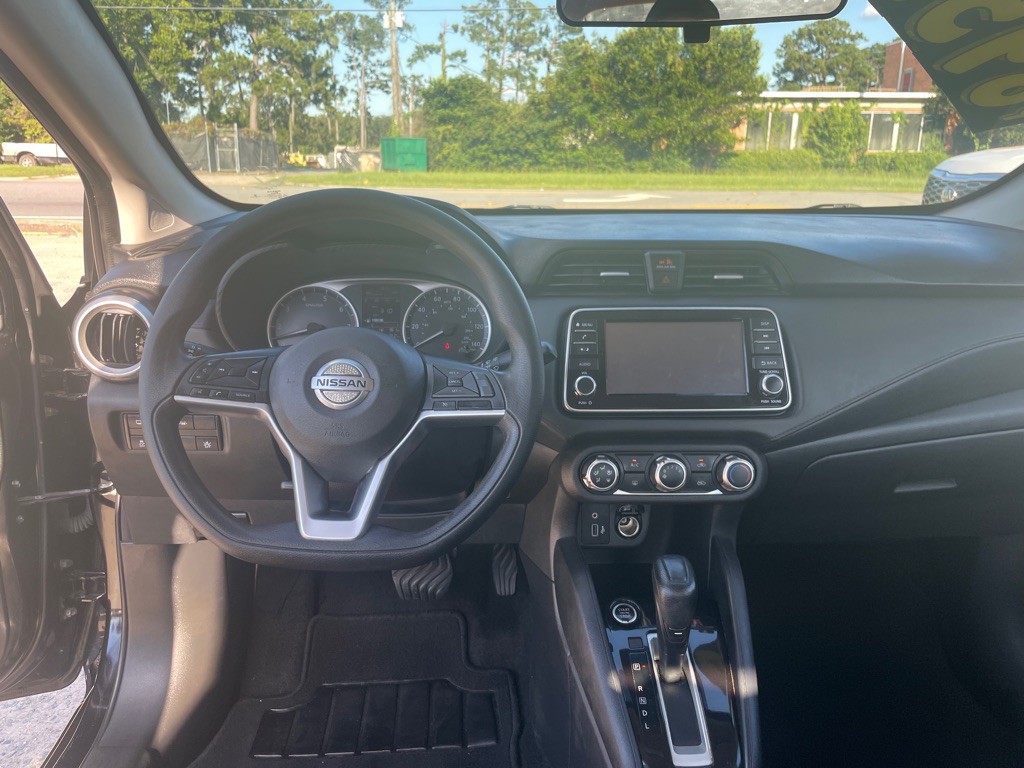 2020 Nissan Versa Image 14