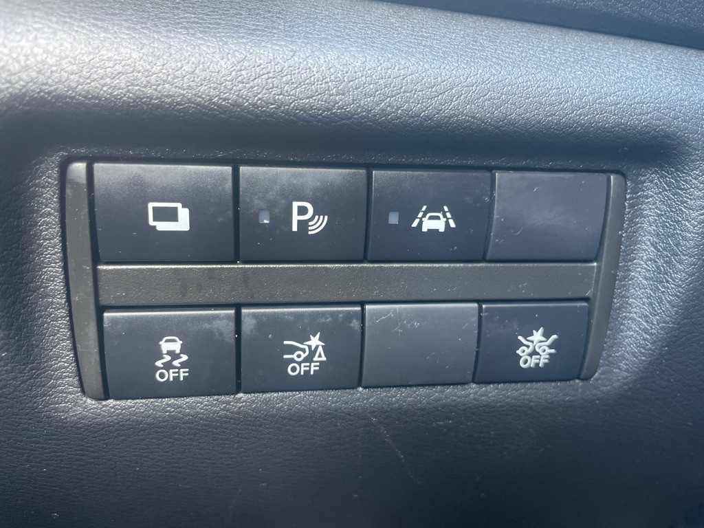 2020 Nissan Versa Image 16