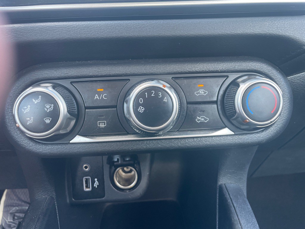 2020 Nissan Versa Image 21