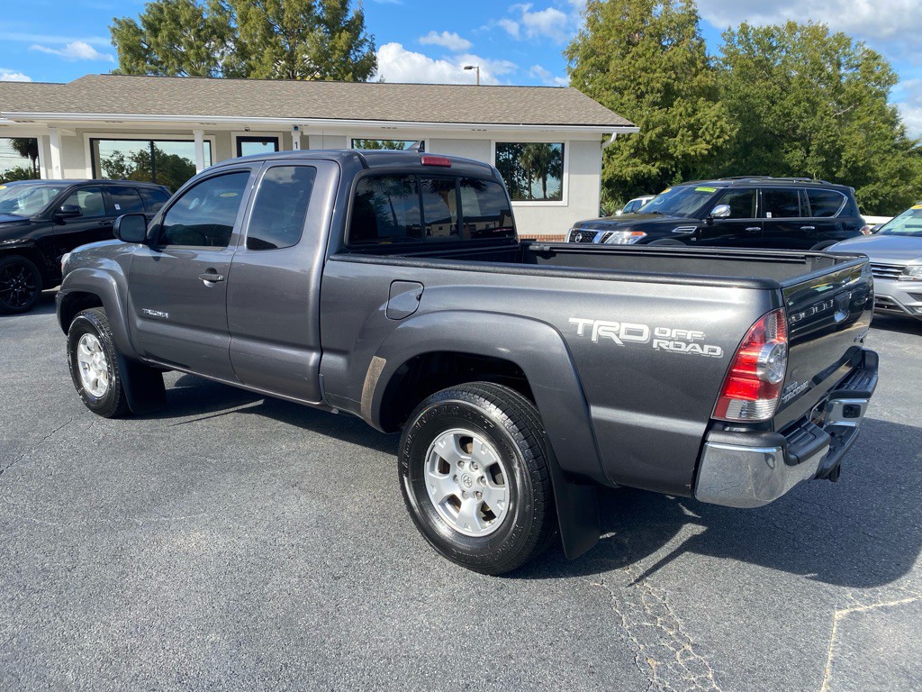 2015 Toyota Tacoma Image 3