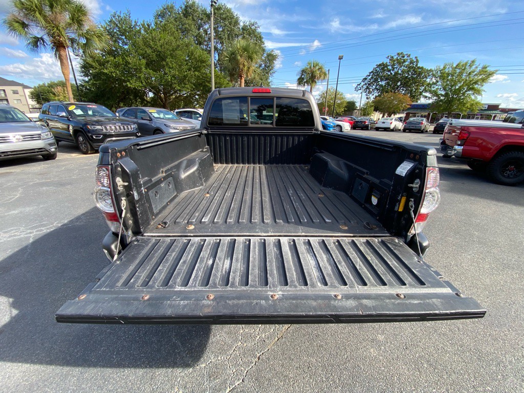 2015 Toyota Tacoma Image 9
