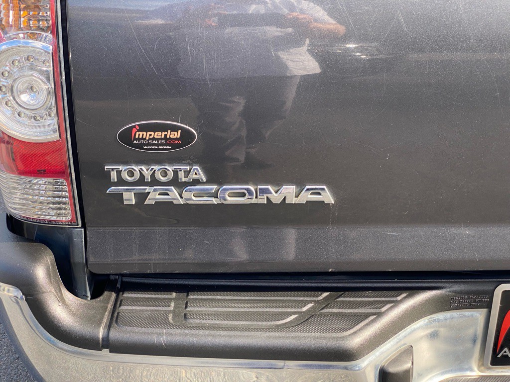 2015 Toyota Tacoma Image 12