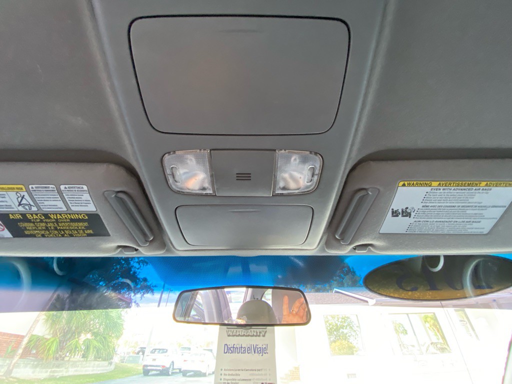 2015 Toyota Tacoma Image 24